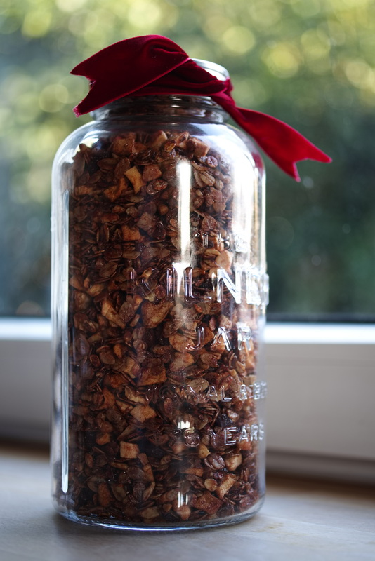 Bratapfelgranola im Glas